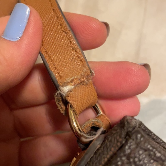 Michael Kors Crossbody Purse and Wallet - Picture 12 of 16